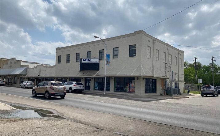 Pictures of Retail property located at 300 E Main Street E, Rio Grande City, TX 78582 for lease - image #1