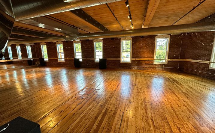 Pictures of Retail, Office property located at 77 Elm St, Amesbury, MA 01913 for lease - image #1
