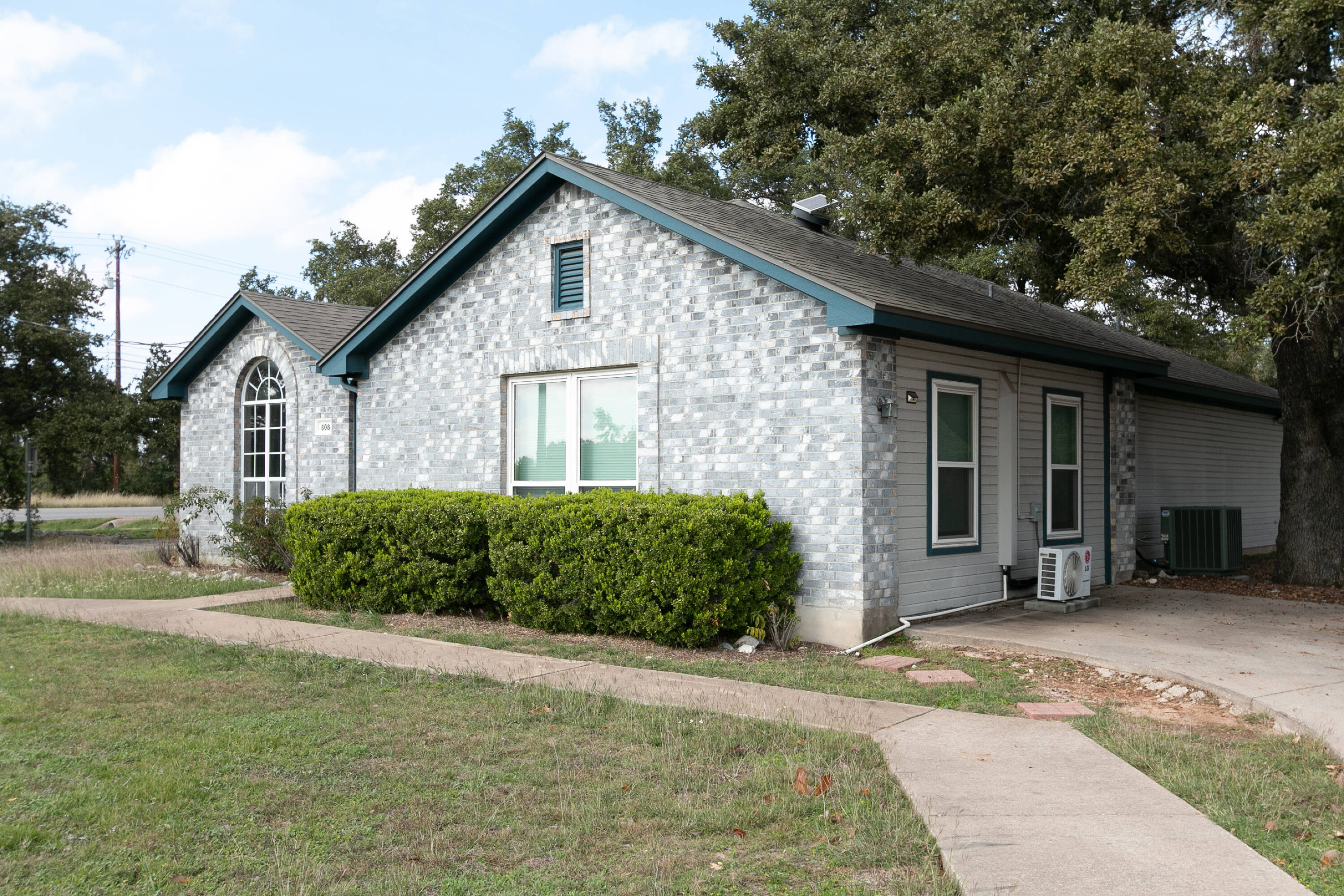 808 Crystal Falls Pkwy, Leander, TX 78641