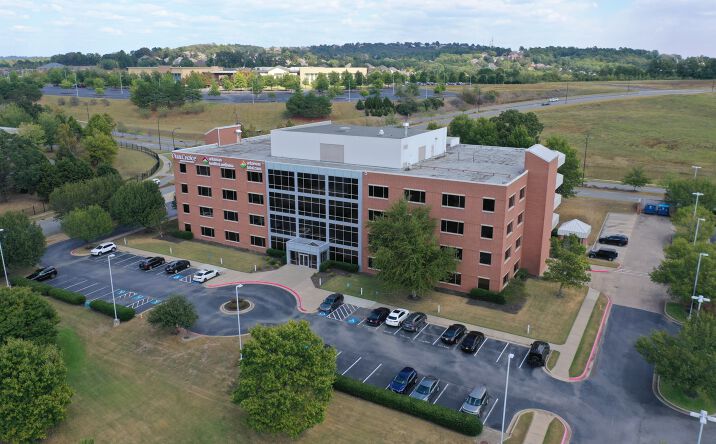 Pictures of Office property located at 1001 Technology Dr, Little Rock, AR 72223 for lease - image #1