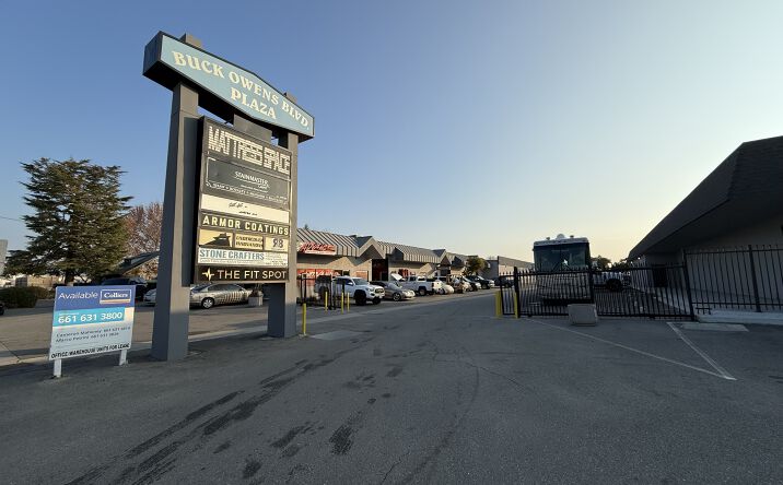 Pictures of Retail, Industrial property located at 3624 Buck Owens Blvd, Bakersfield, CA 93308 for lease - image #1