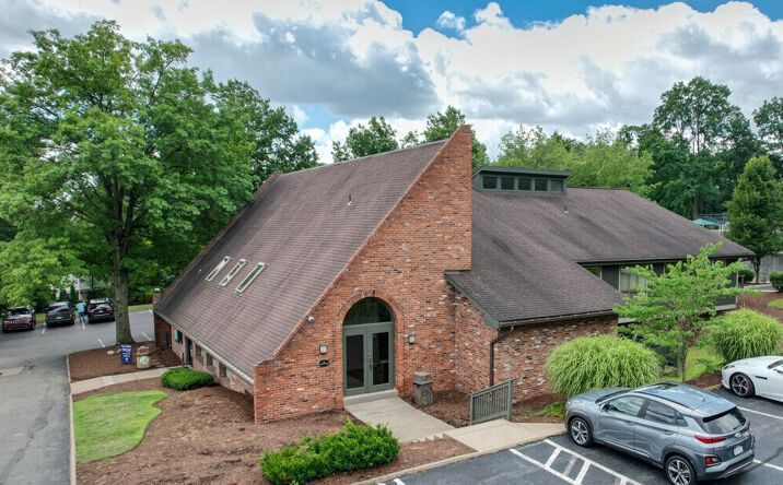 Pictures of Office property located at 850 Boyce Rd, Bridgeville, PA 15017 for lease - image #1