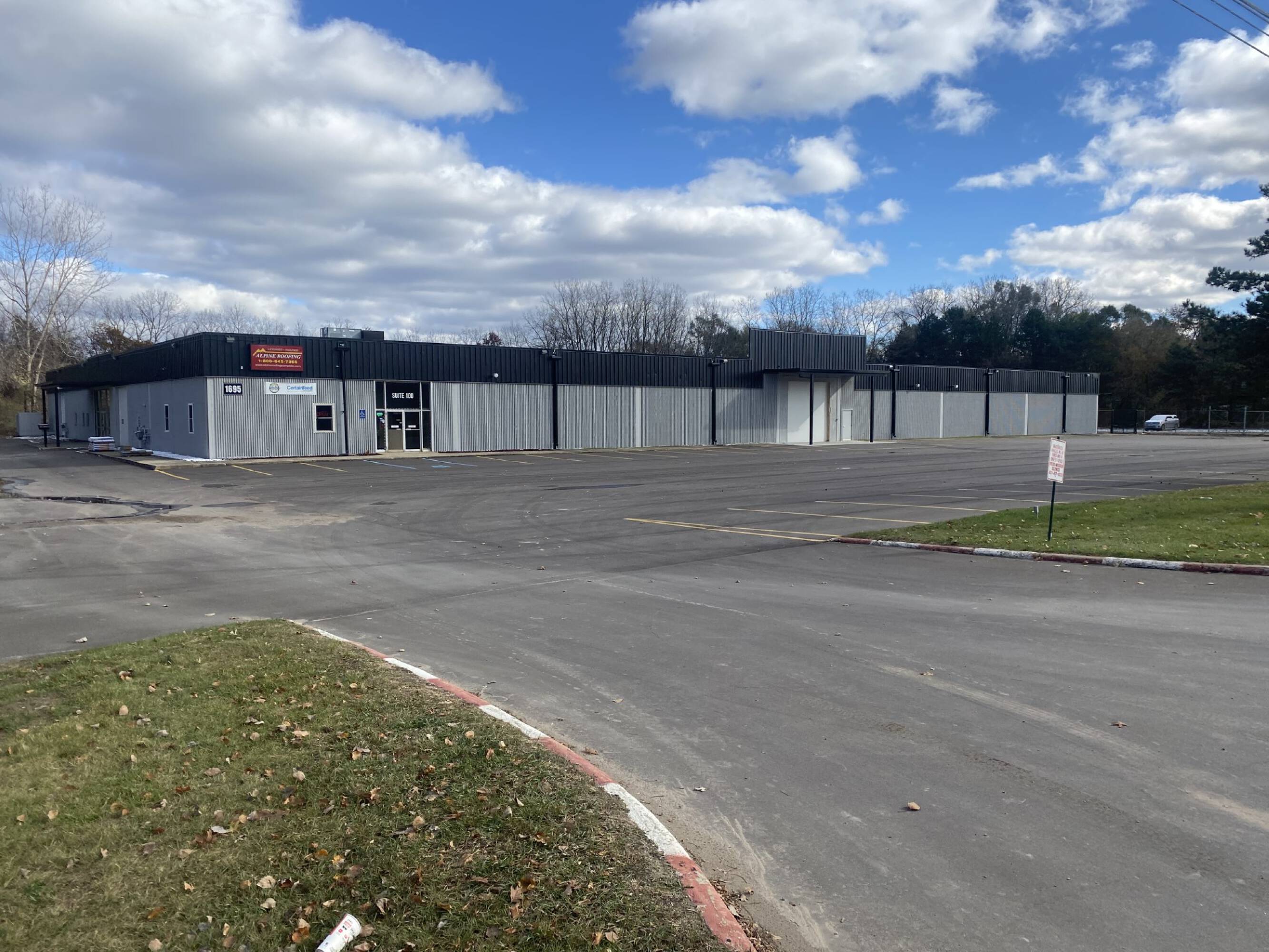 1695 S Ortonville Rd, Brandon Twp, MI 48462