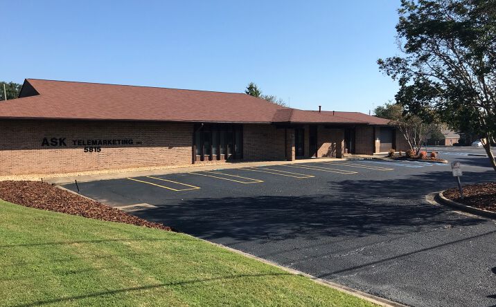 Pictures of Office property located at 5815 Carmichael Rd, Montgomery, AL 36117 for lease - image #1