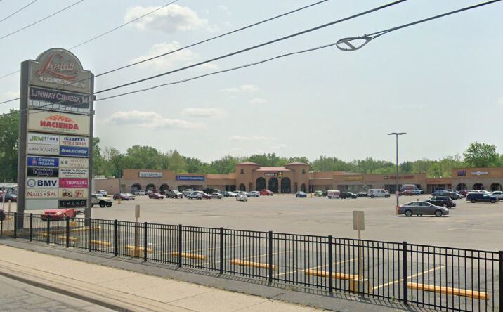 Pictures of Retail property located at 510-740 W Lincoln Ave, Goshen, IN 46526 for lease - image #1
