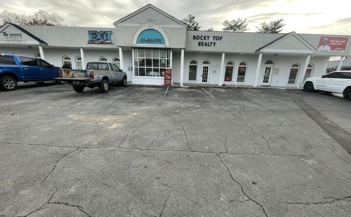 Pictures of Office property located at 210 S Jefferson Ave, Cookeville, TN 38501 for lease - image #1
