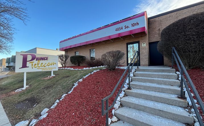 Pictures of Office, Retail, Industrial property located at 4854 S 10th St, Milwaukee, WI 53221 for lease - image #1