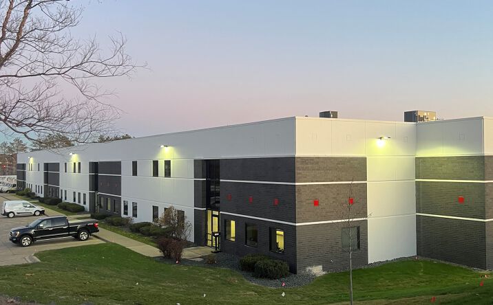 Pictures of Industrial property located at 7433-7447 4th St N, Oakdale, MN 55128 for lease - image #1