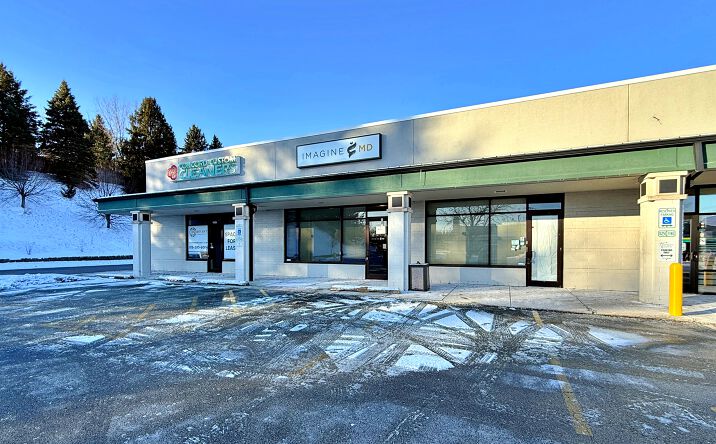 Pictures of Retail property located at 5947 E Riverside Blvd, Rockford, IL 61114 for lease - image #1