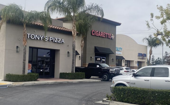 Pictures of Retail property located at 13019 Stockdale Hwy, Bakersfield, CA 93314 for lease - image #1