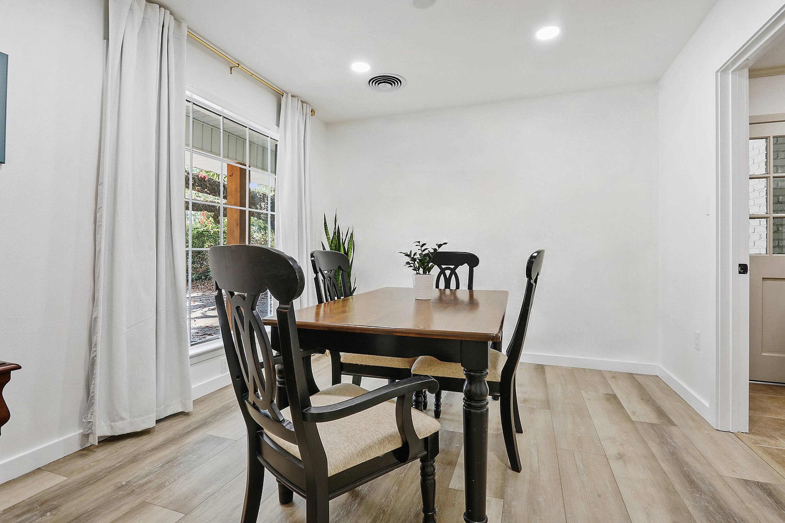 3422 Brentwood Dr, Baton Rouge, LA 70809