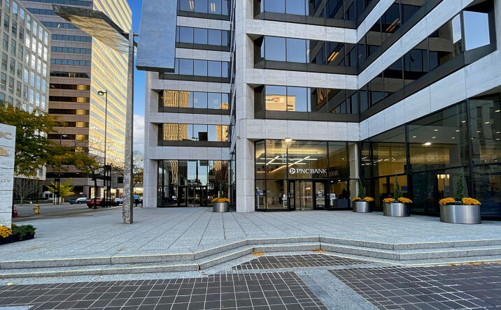 Pictures of Office property located at 201 E 5th St, Cincinnati, OH 45202 for lease - image #1