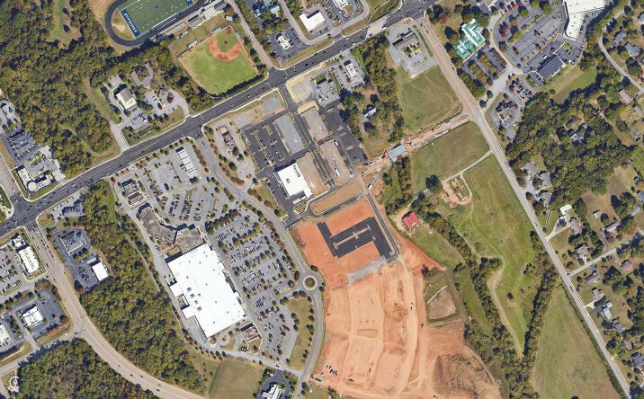 Pictures of Retail property located at 11240 Kingston Pike, Knoxville, TN 37934 for lease - image #1