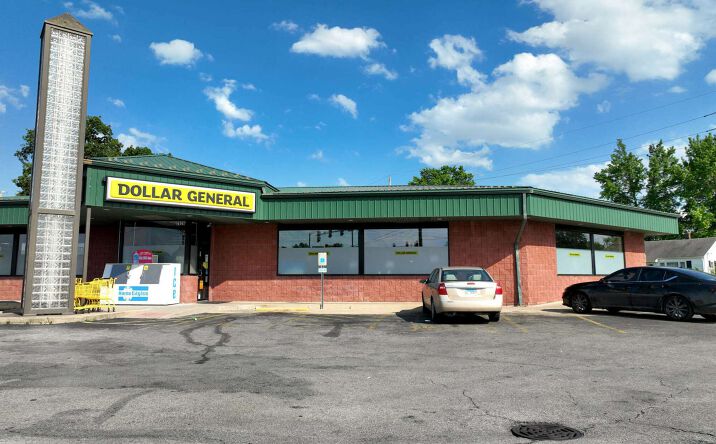Pictures of Retail property located at 2629 Broadway St, Mount Vernon, IL 62864 for lease - image #1