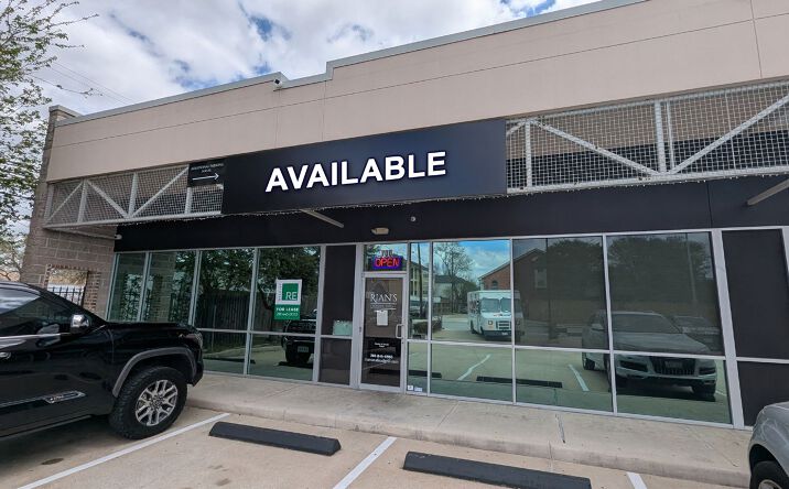 Pictures of Retail, Restaurant property located at 700 Durham Dr, Houston, TX 77007 for lease - image #1
