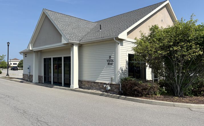 Pictures of Retail, Office property located at 11 Vista Blvd, Slingerlands, NY 12159 for lease - image #1