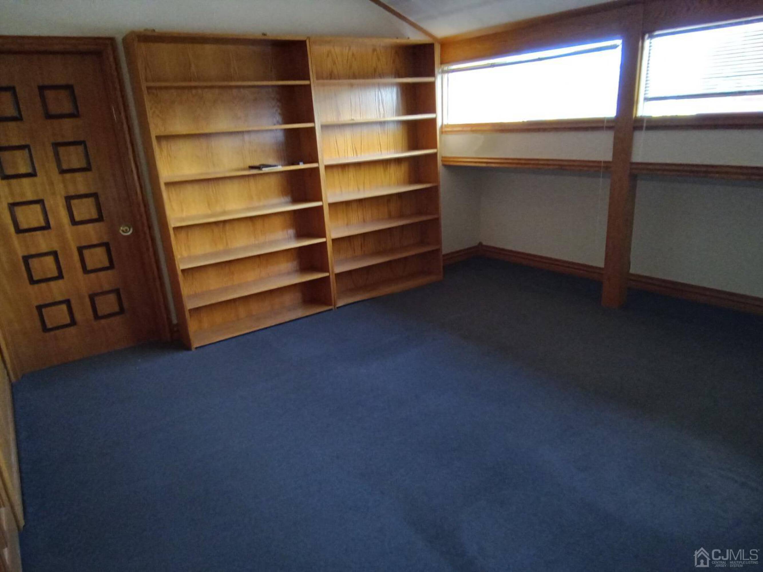 84 Park Ave, Flemington, NJ 08822