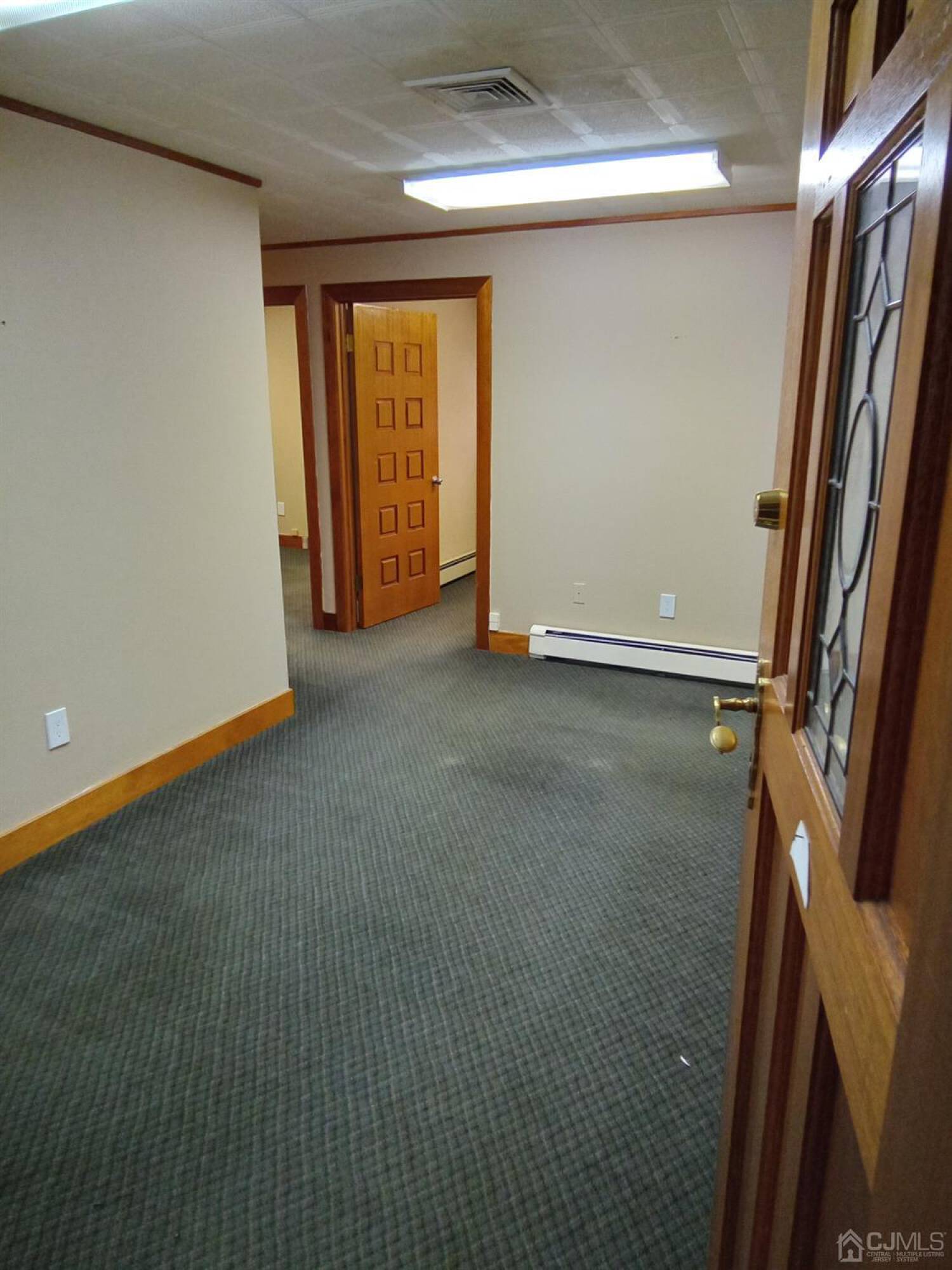 84 Park Ave, Flemington, NJ 08822