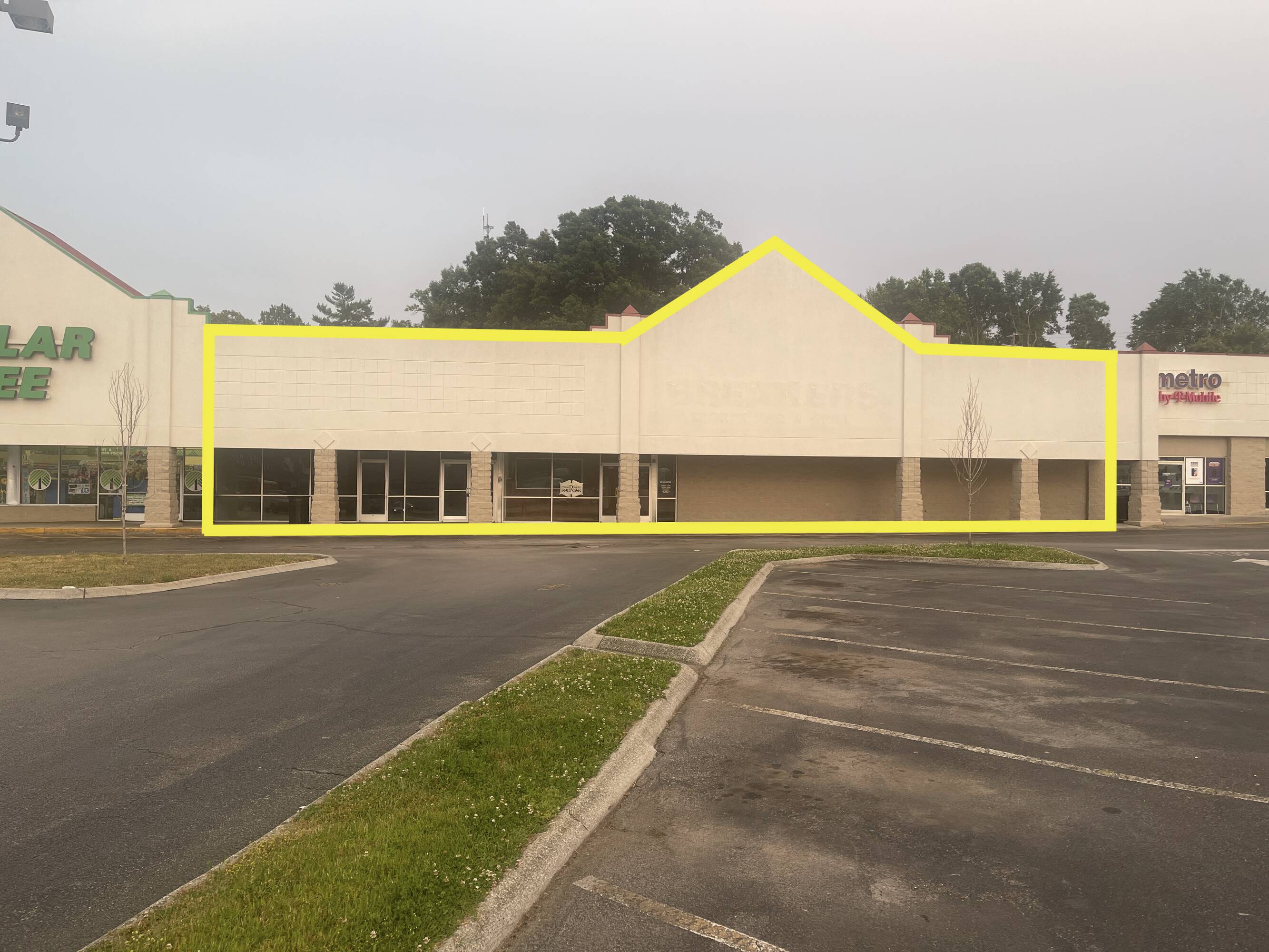 5030 Clinton Hwy, Knoxville, TN 37912