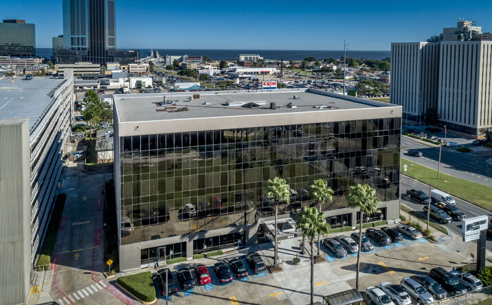 Pictures of Office property located at 3510 N Causeway Blvd, Metairie, LA 70002 for lease - image #1