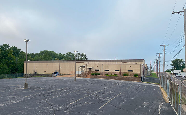 Pictures of Office, Industrial property located at 5932 Jackson Ave, St. Louis, MO 63134 for lease - image #1
