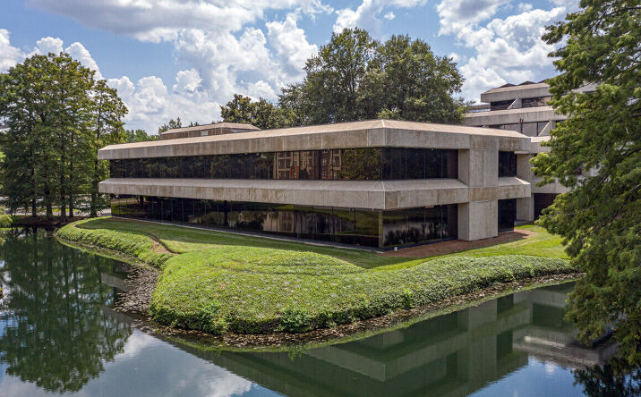 Pictures of Office property located at 1 Vantage Way, Nashville, TN 37228 for lease - image #1