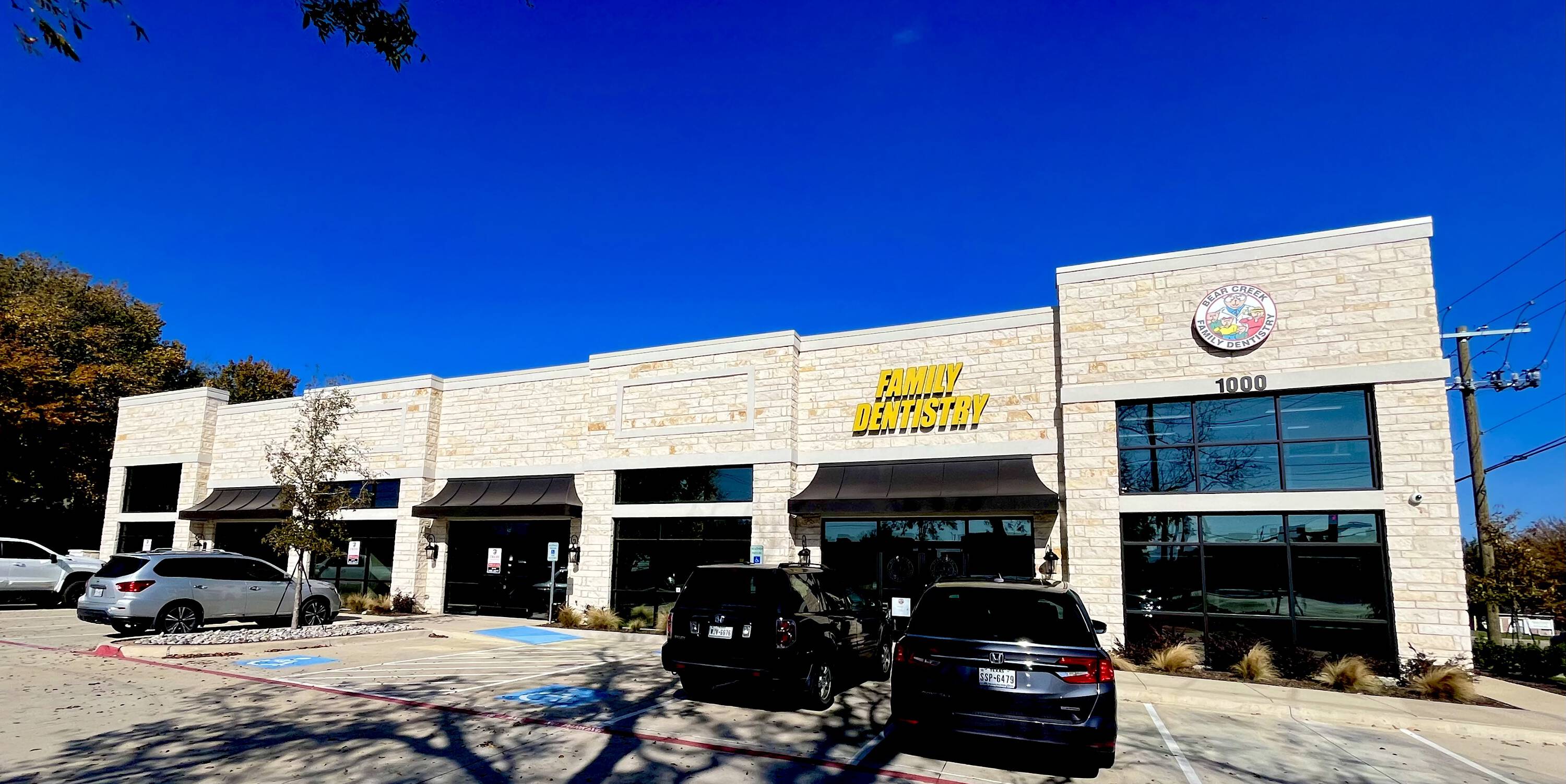 1000 W Glade Rd, Euless, TX 76039