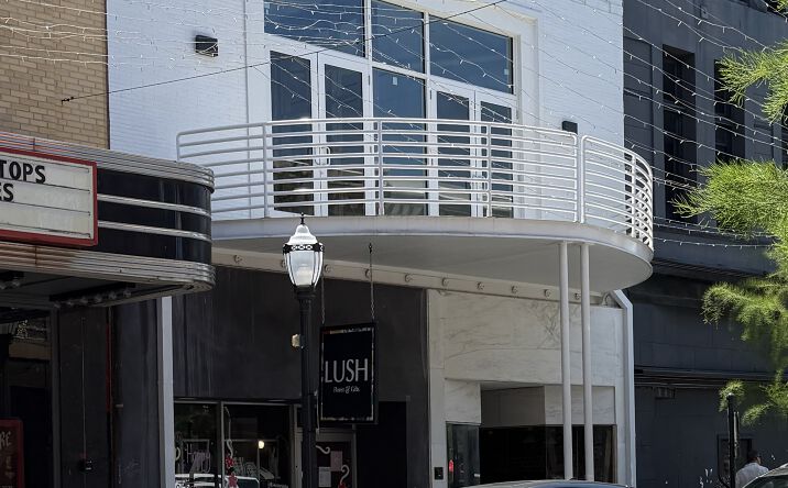 Pictures of Retail, Office, Restaurant property located at 221a Dauphin St, Mobile, AL 36602 for lease - image #1