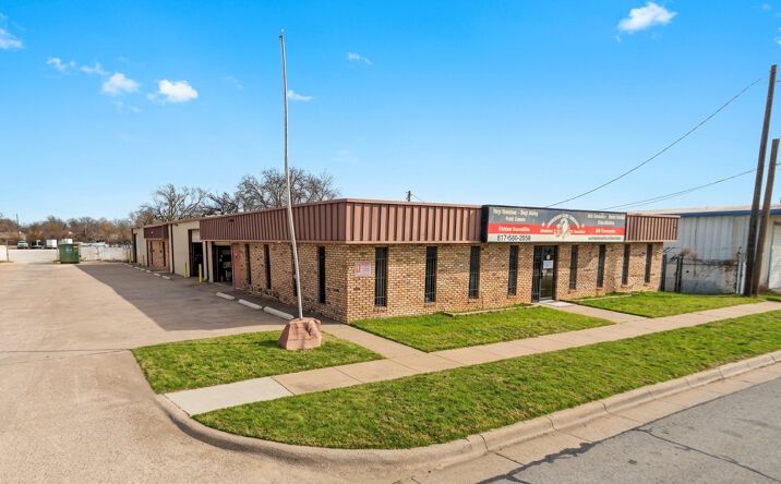 Pictures of Industrial, Office property located at 401 Crowley Rd, Arlington, TX 76012 for lease - image #1
