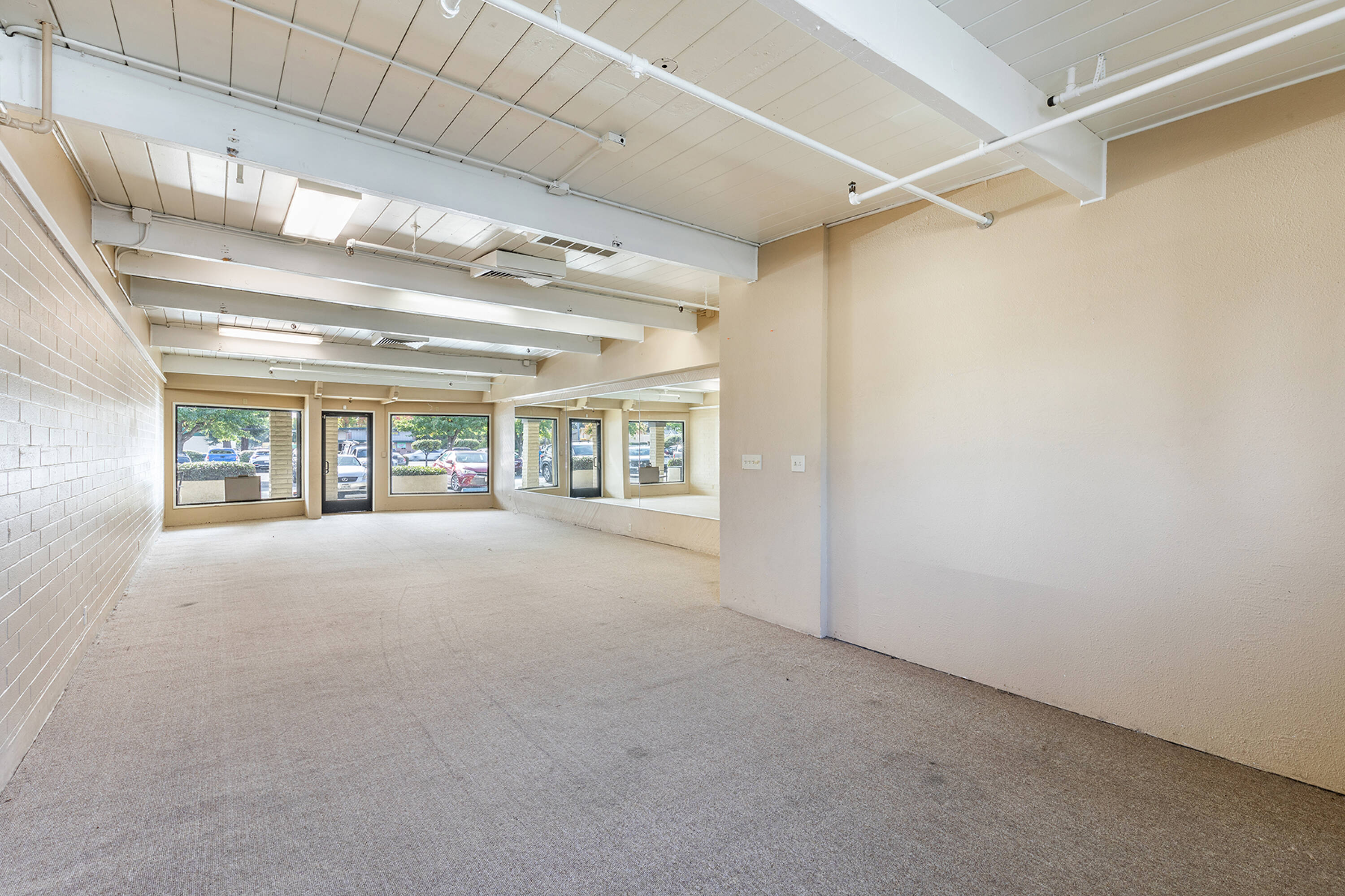 Santa Rosa Hyw 4754 Old Redwood Hwy, Santa Rosa, CA 95403 | Crexi.com