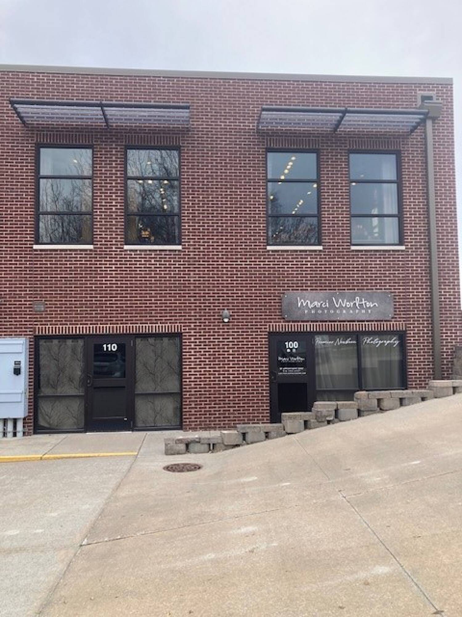 5123 Middle Rd, Bettendorf, IA 52722