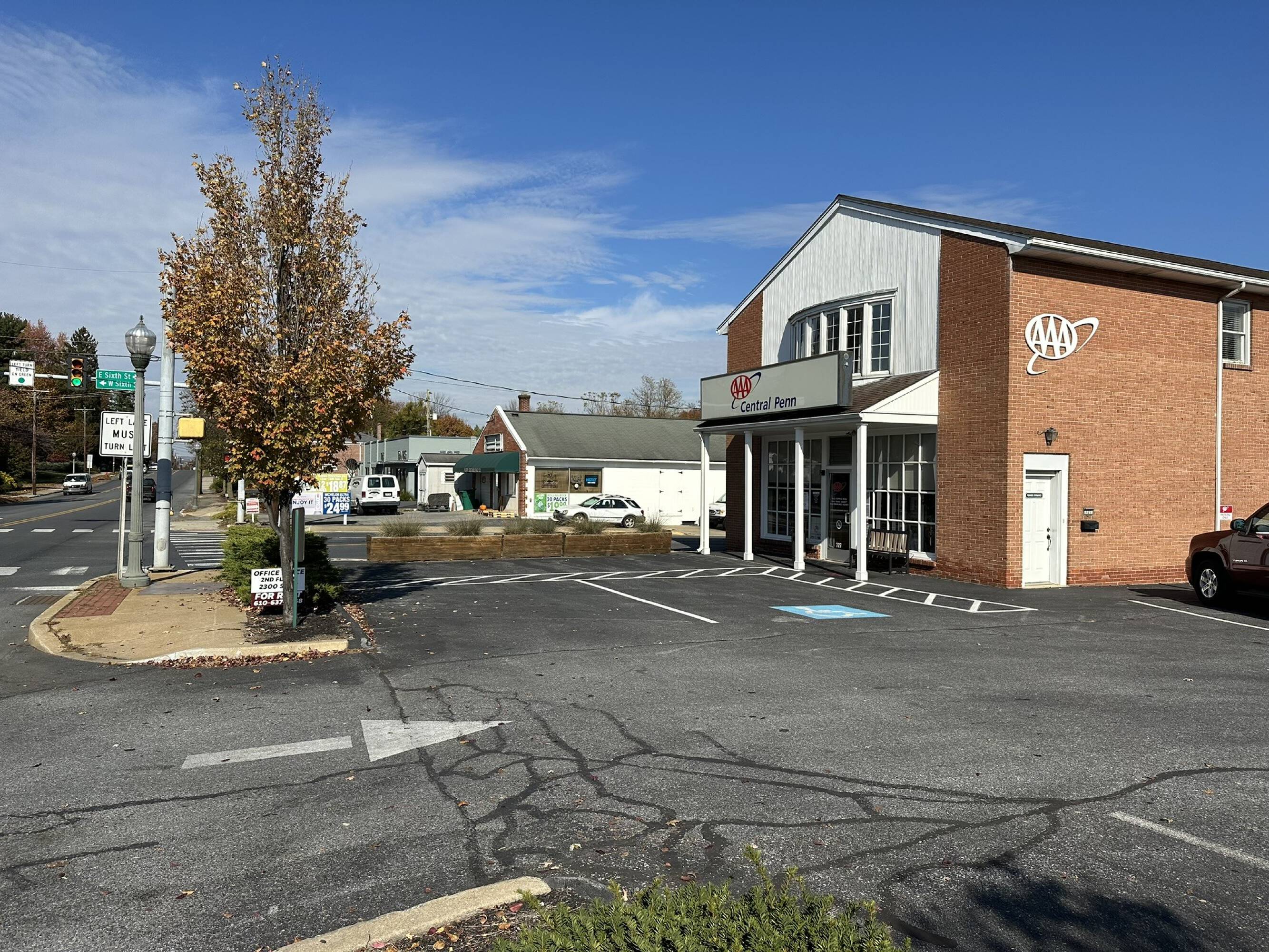 727 S Broad St, Lititz, PA 17543