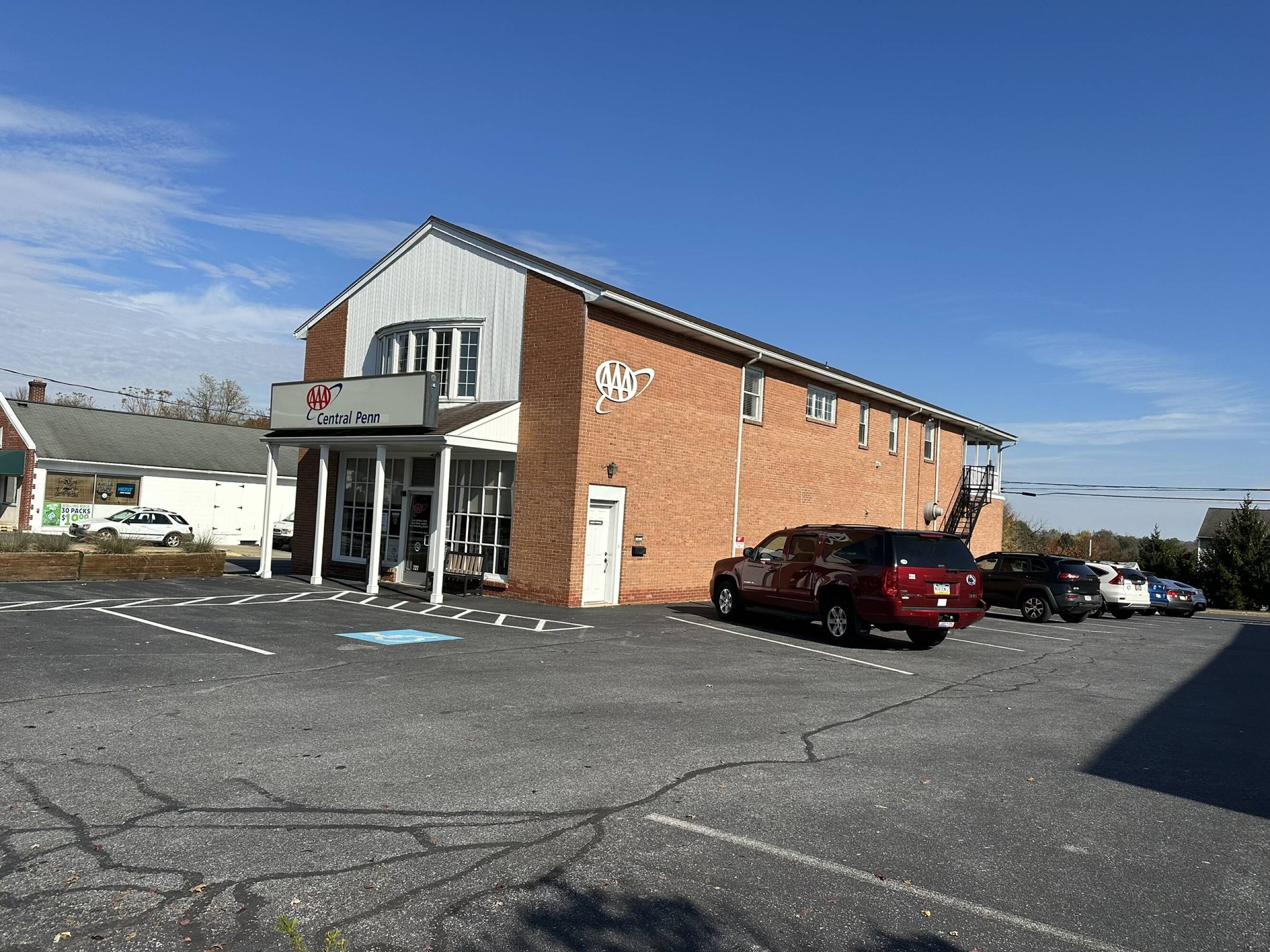 727 S Broad St, Lititz, PA 17543