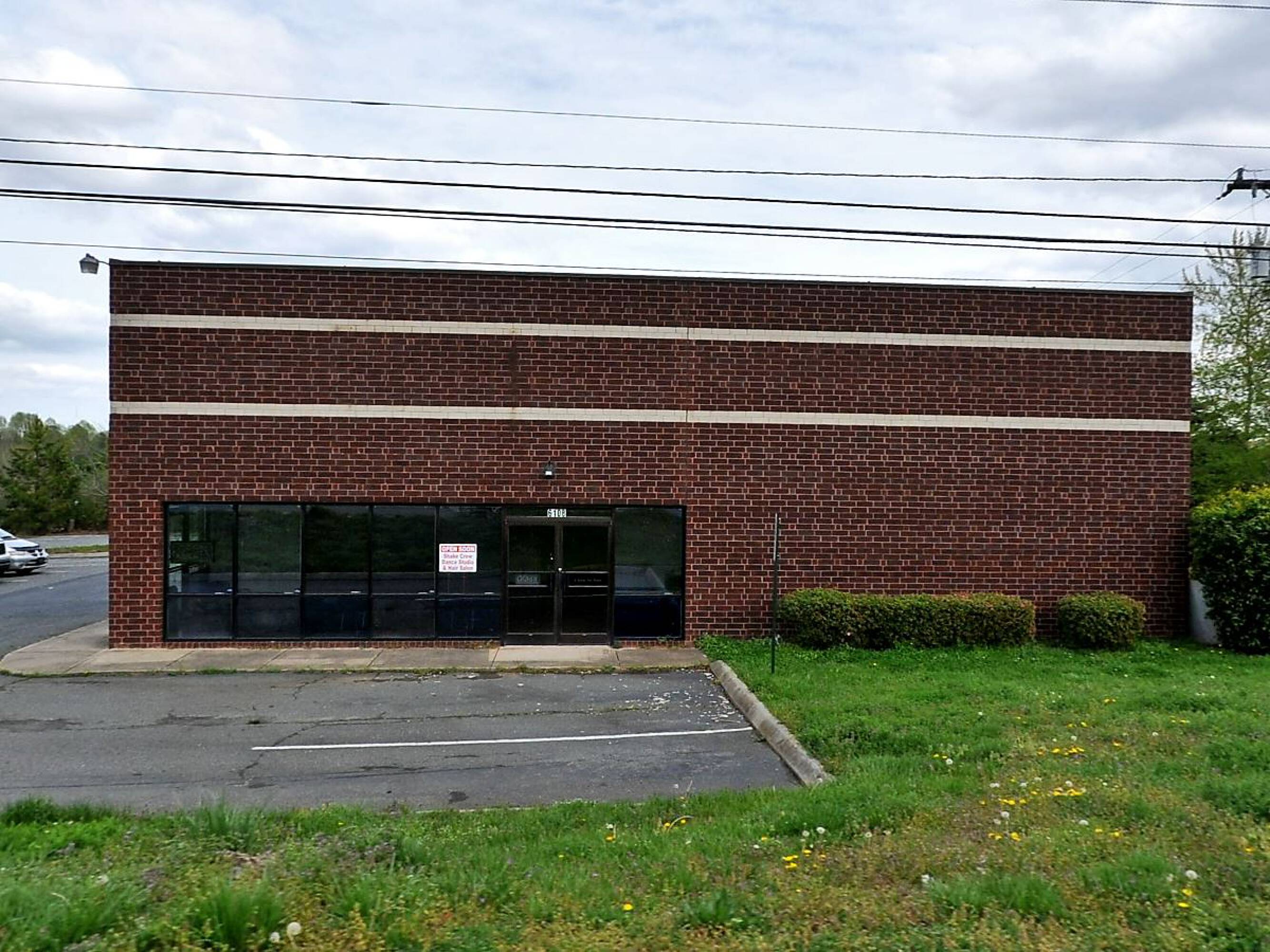 6108 N Tryon St, Charlotte, NC 28213 | Crexi.com