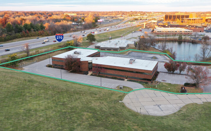 Pictures of Office property located at 975 Hornet Dr, Hazelwood, MO 63042 for lease - image #1