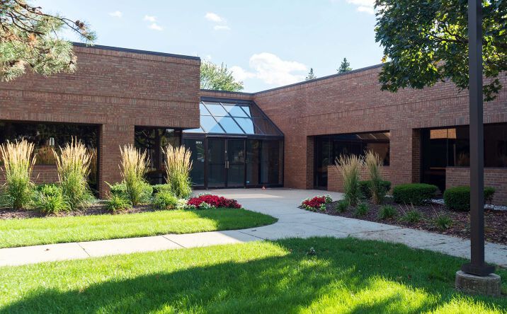 Pictures of Office property located at 36121-36139 Schoolcraft Rd, Livonia, MI 48150 for lease - image #1