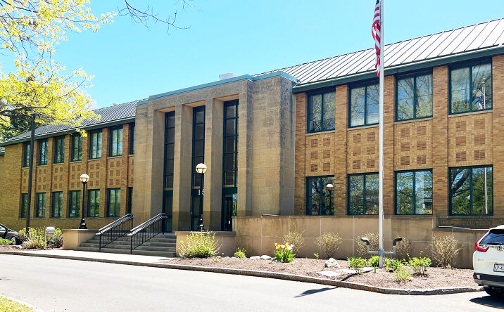 Pictures of Office property located at 115 Continuum Dr, Liverpool, NY 13088 for lease - image #1