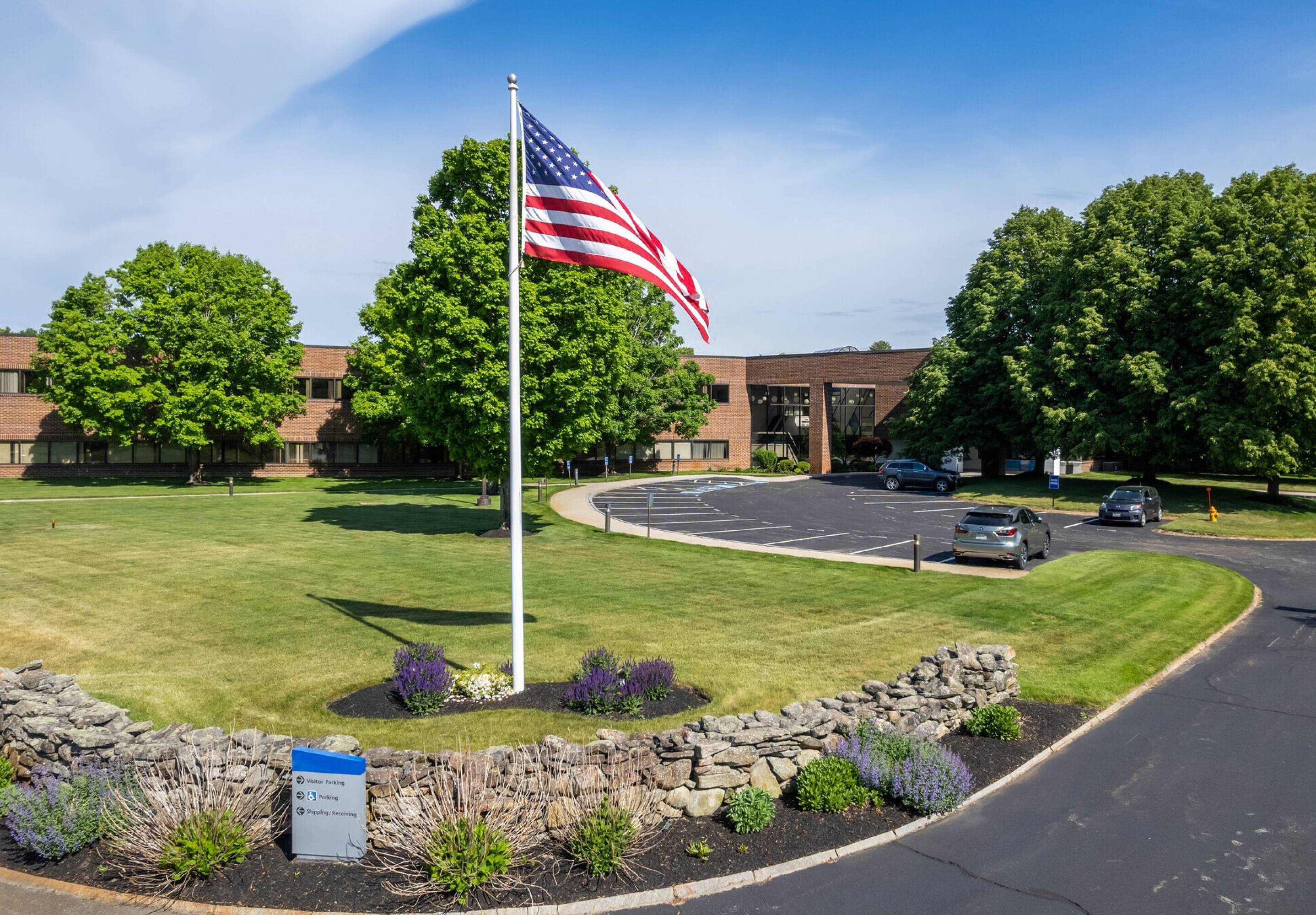 1 Monarch Dr, Littleton, MA 01460