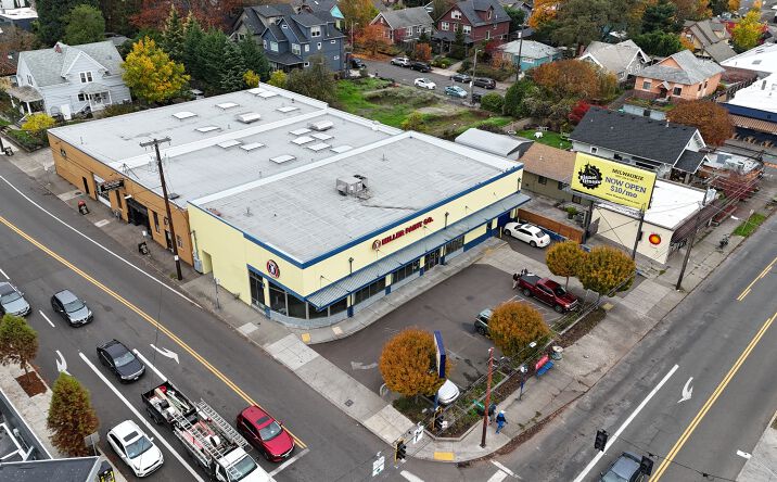 Pictures of Retail property located at 8073 SE 17th Ave, Portland, OR 97202 for lease - image #1