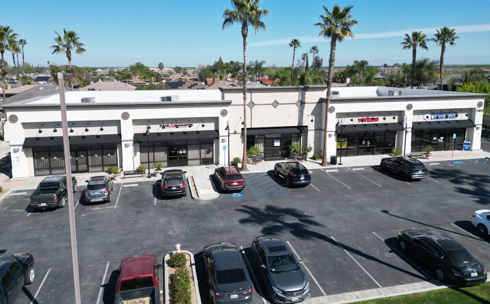 Pictures of Retail property located at 1150 E Lerdo Hwy, Shafter, CA 93263 for lease - image #1