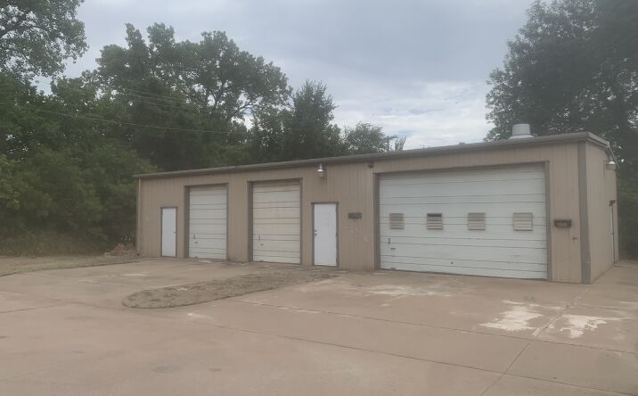 Pictures of Retail, Office, Special Purpose property located at 603 W Highpoint Dr, Stillwater, OK 74075 for lease - image #1