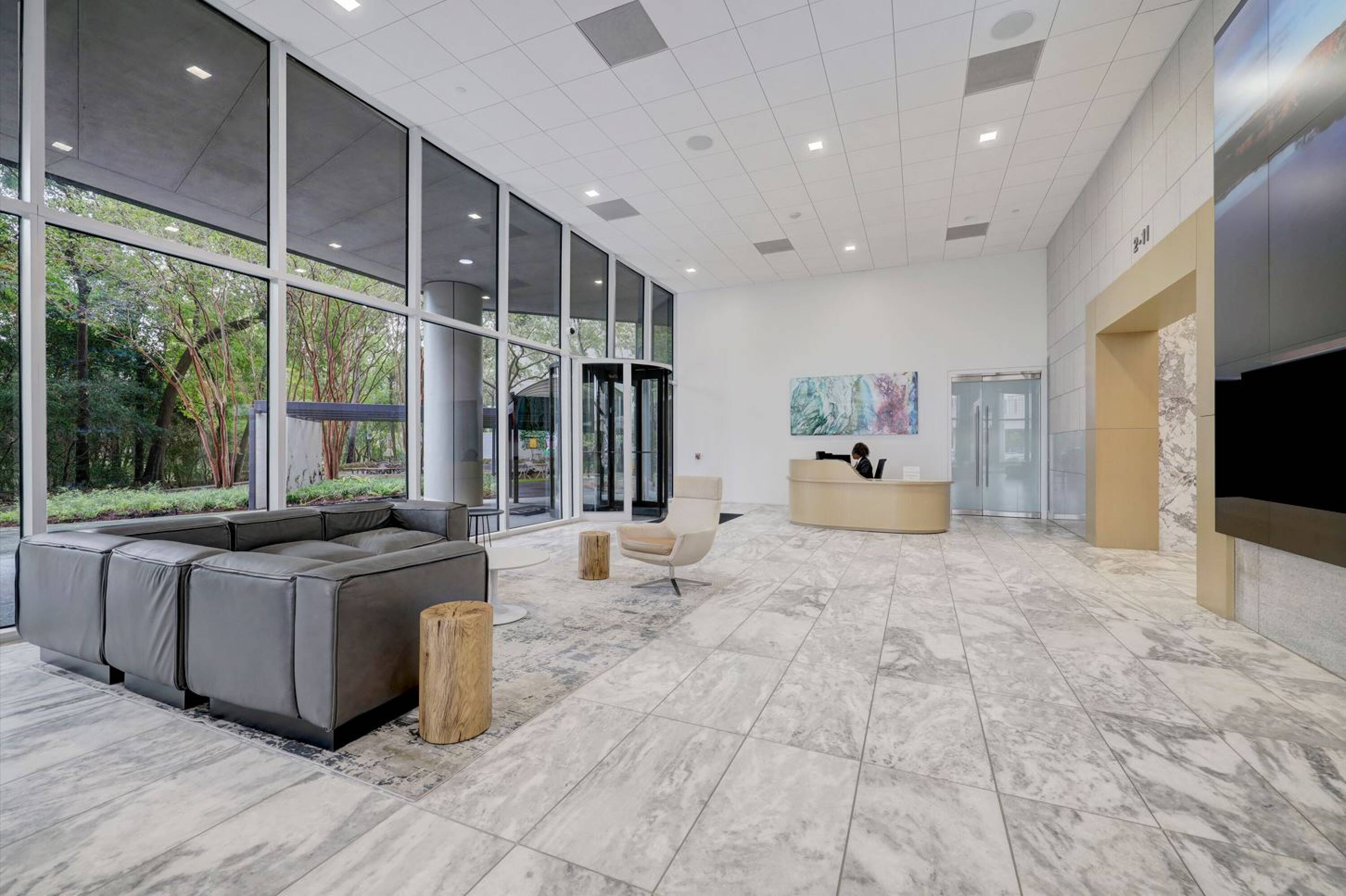 10,603 SF - 20,272 SF Available Office Space