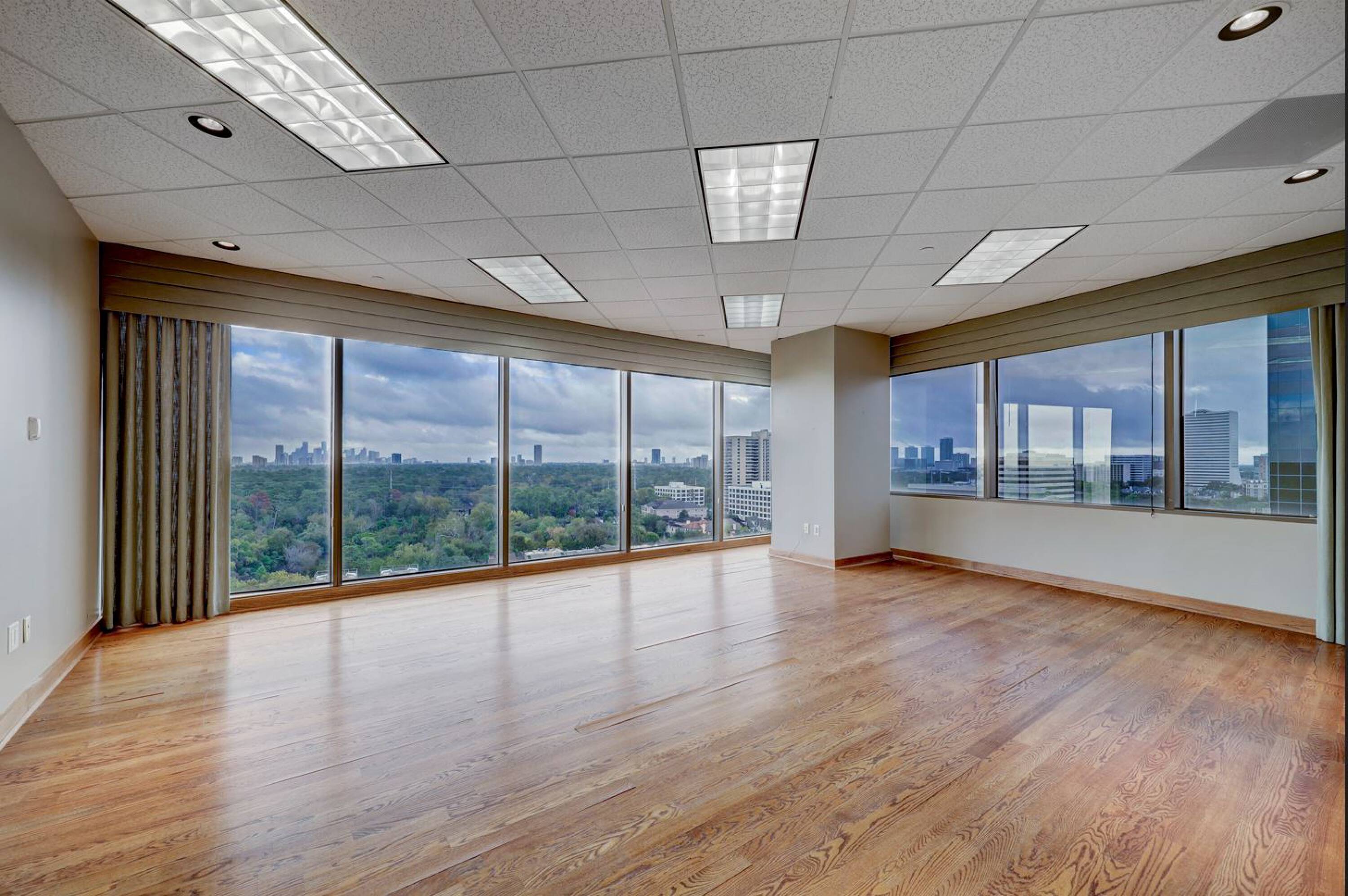 10,603 SF - 20,272 SF Available Office Space