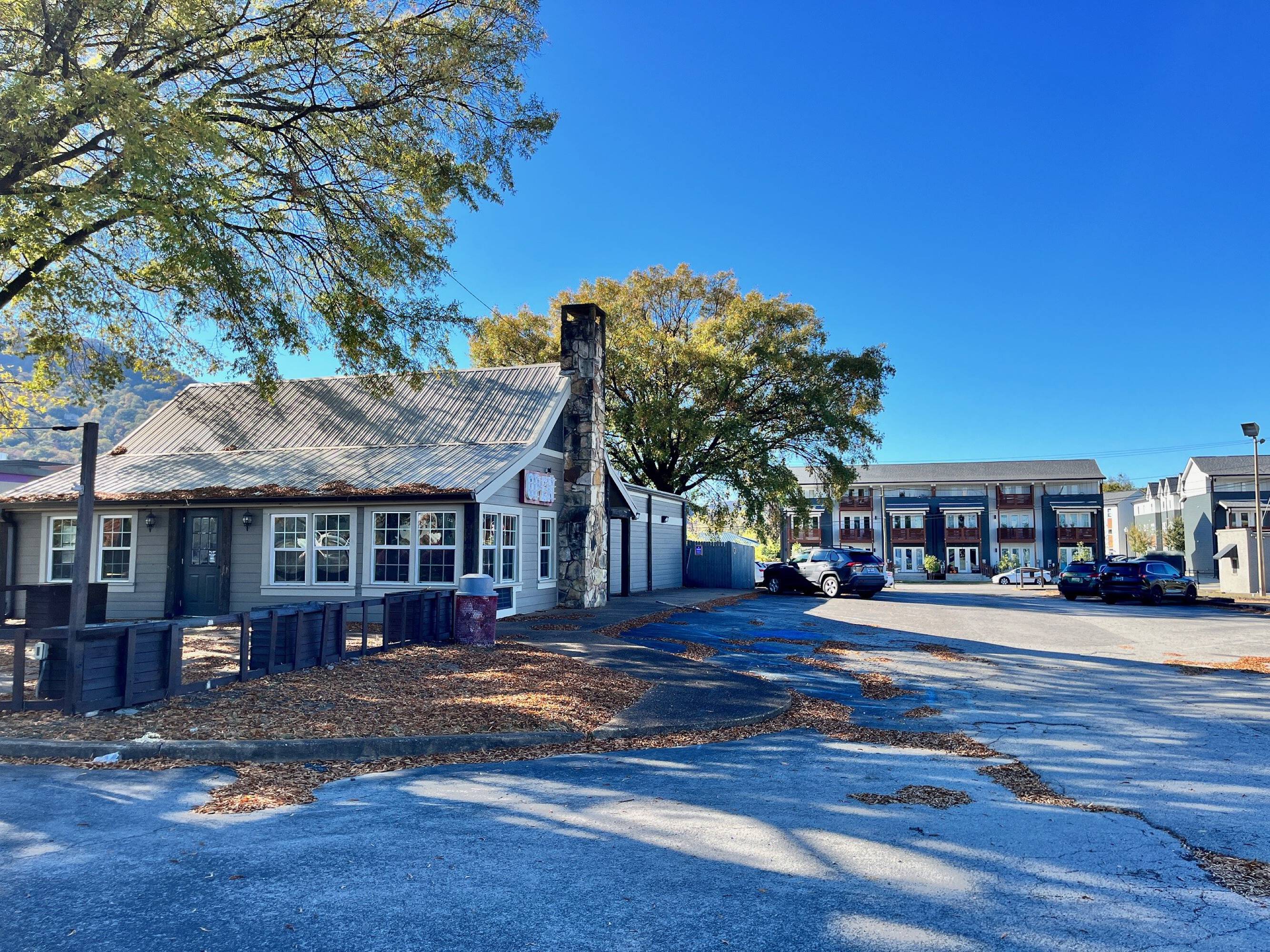 3147 Broad St, Chattanooga, TN 37408