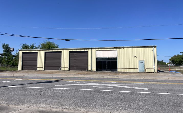 Pictures of Office, Industrial property located at 523 Miller Ave, Westlake, LA 70669 for lease - image #1