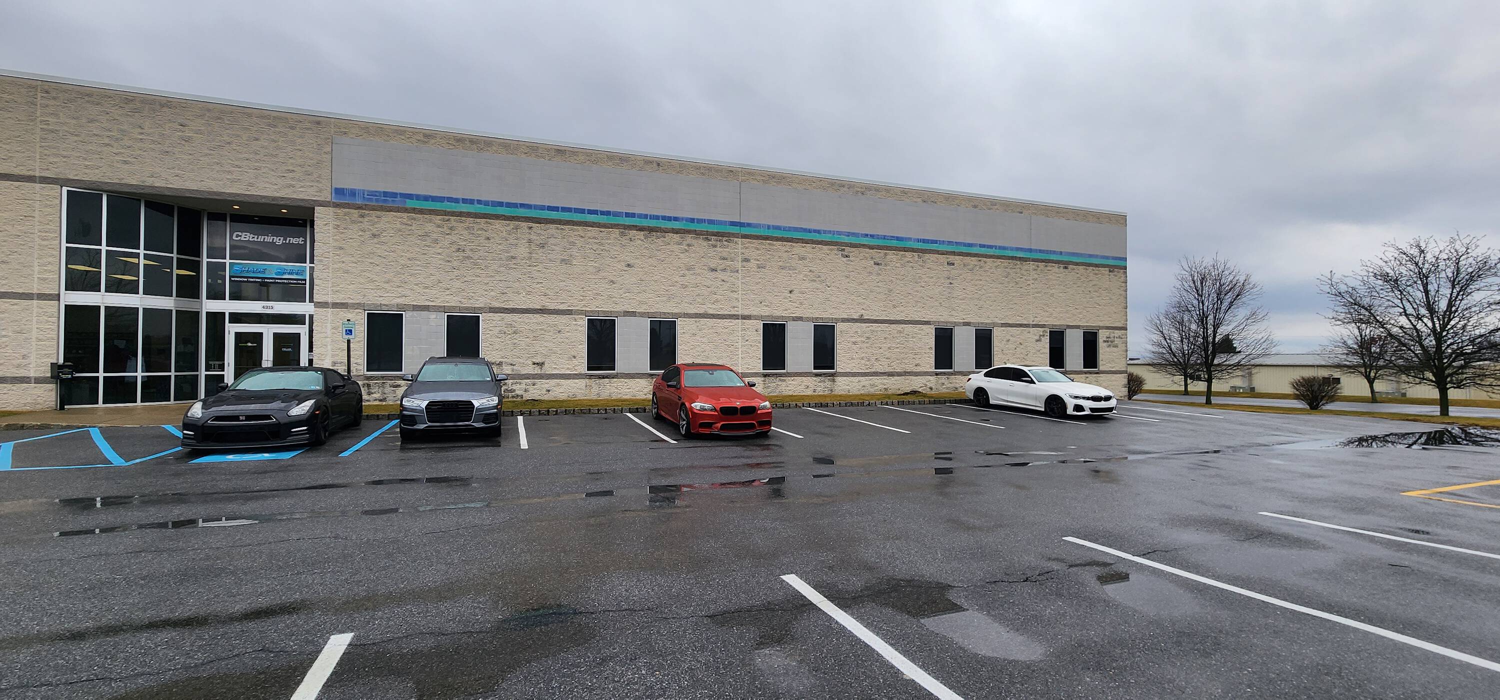 4315 Independence Dr, Schnecksville, PA 18078