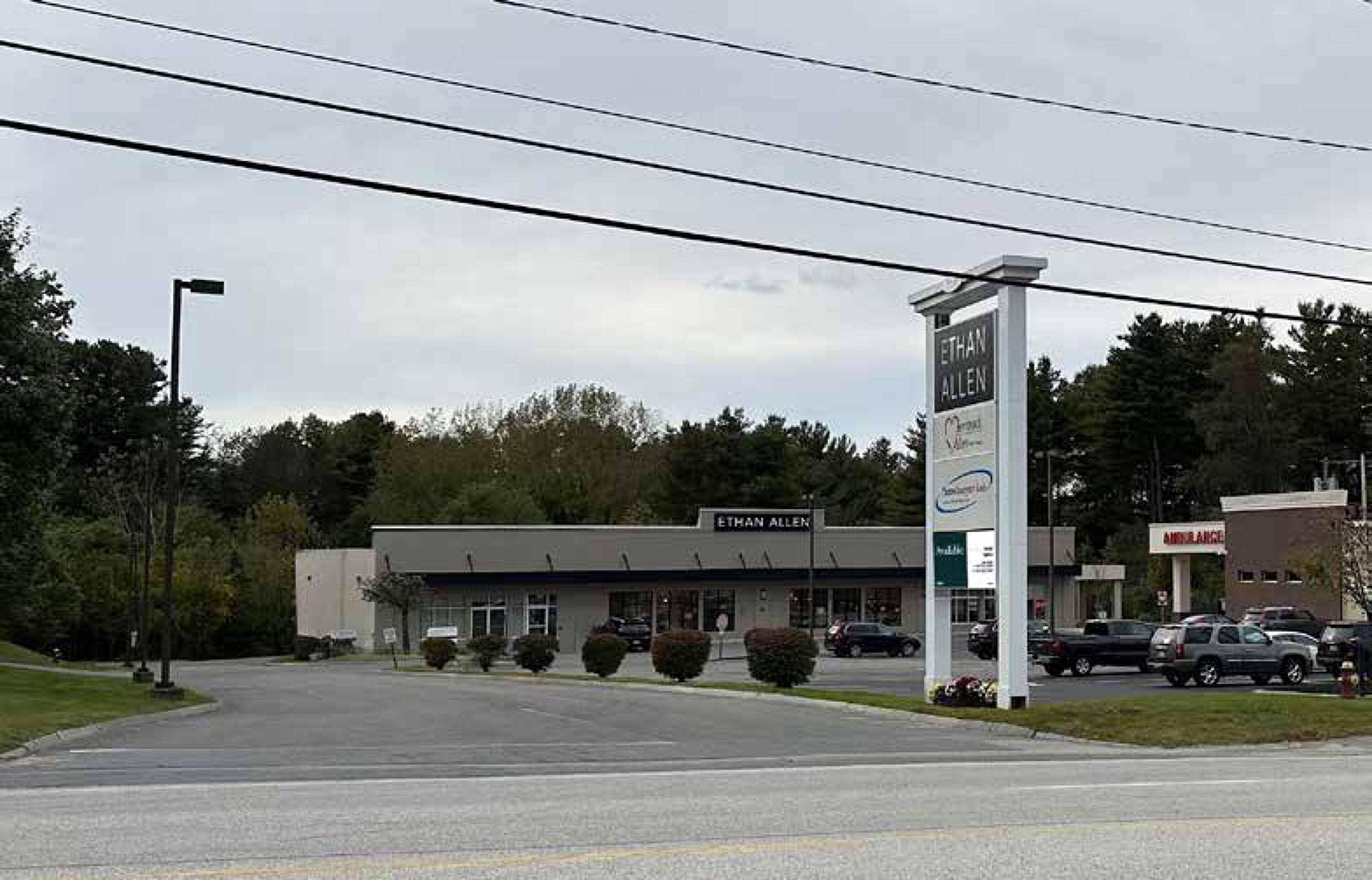 26 Plaistow Rd, Plaistow, NH 03865