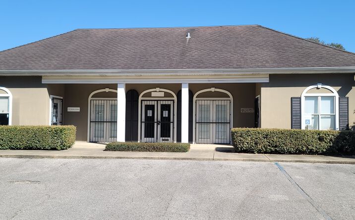 Pictures of Office property located at 1050 Hillcrest Rd, Mobile, AL 36695 for lease - image #1