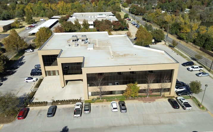 Pictures of Retail, Office property located at 4100 Perimeter Center Dr, Oklahoma City, OK 73112 for lease - image #1