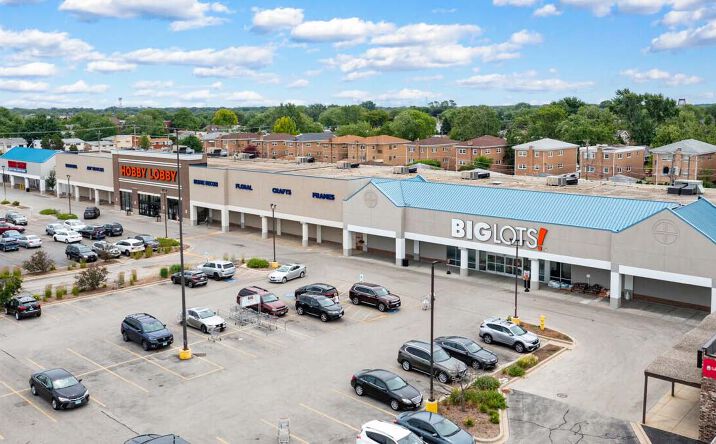 Pictures of Retail property located at 7233 W Dempster St, Niles, IL 60714 for lease - image #1
